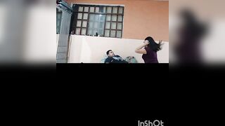 Le ofrezco sexo oral job a un desconocido en el parque hasta que se corre en mi boca.