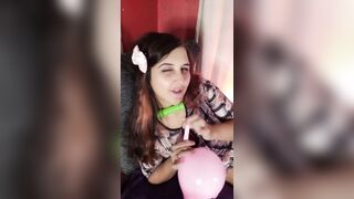 Heart shaped balloons looks like with little ears when isnt full bursted ???????? #balloons #looner #cosplay #bunnylooner