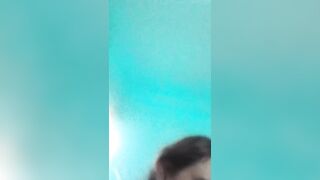 Esa tanga de hilo le queda perfecta ????