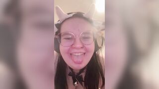 nineteen yr old cow slut tasting her cunt ????????????????