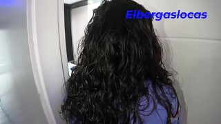 Tuvimos sexo oral sex de lo cachonda que estaba y terminamos follando en el hotel despues de la fiesta