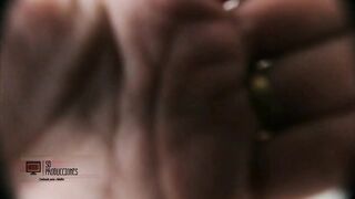 RICA FOLLADA CON LA PUTA DE MI HERMANASTRA SUMISA Y TERMINO CORRIENDOME EN SU RICO Y APRETADO COÑO