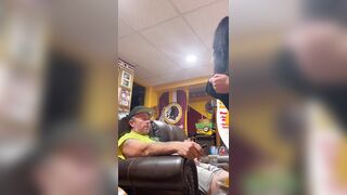 Neighbour rides weenie til creampied