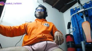 masturbandome con un anillo en el pene