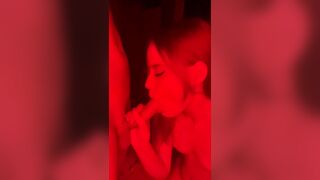 Red-lighit sucking