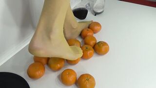 I crush tangerines in nylon nylons