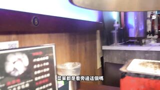 (IG: urninalee) BBQ restaurant server