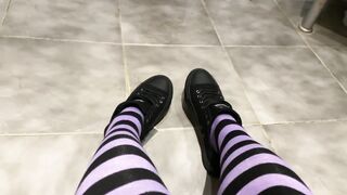 Hunk Masturbating in Bath