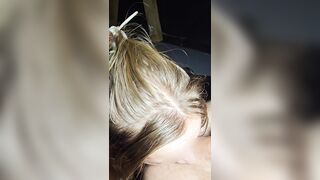 Sumisa española limpia el culo de su amo