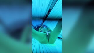 Squirting in tanning daybed