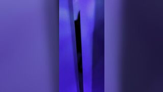 Решила немного помастурбировать в ванной