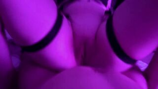 A large butt inadvertently fell on my shlong, gentle anal????