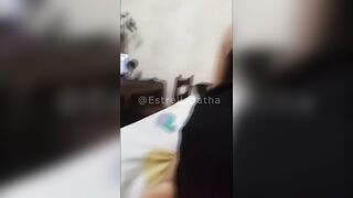 Mi vecino llego de trabajar y yo le saco la leche a chorros