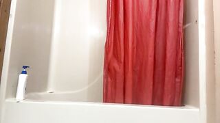 Disfrutando un baño ???? rico solo en la casa