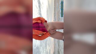 Hawt Amateur Beauty Masturbating in the Desert - Risky Solo Outdoor Play