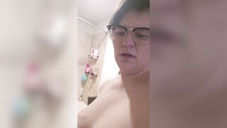 Amy Stuffs her Fuckhole two