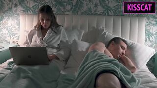 S2E5: Step mama helps to cum step son in share couch during the time that working untill get cunt creampie and facial