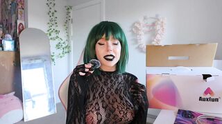 Fast-Feed Vibrator Leaves Her Spasming Hard