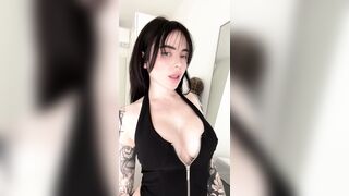 Tattooed curves arch back begging to be touched ????