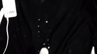 Voglia notturna con enorme sborrata / bianco e nero