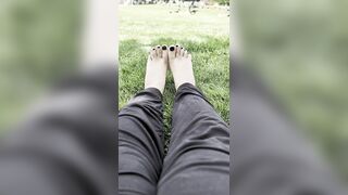 Ebony toenails