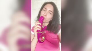 I take this thick purple toy and suck it slow during the time that looking str8 at u… tongue out, lips wrapped around it. Full uncensored on OnlyFans ????