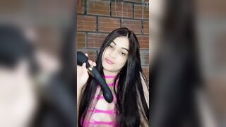 Rubbing the stepsister's love button and snatch until climax