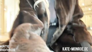 NYLON & PELZ ASMR von Kate Monroe