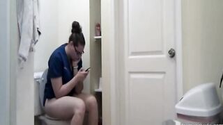 spying the lengthy pee of my niece