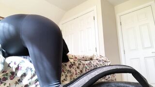 Farting in leggings during the time that watching youtube