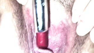 Doxy Plays with Leaking Snatch