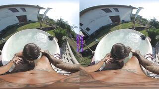 PURITYVR Climax in the jacuzzi with Dahlia