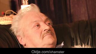 Grand-dad screws youthful Alice in her booty