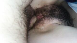 Taut hirsute cunt.