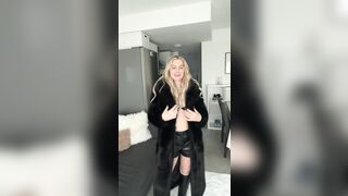 Lengthy yiff coat hot outfit