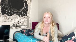 Elsie gives JOI and a POV bj