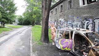 exhibitionist positions for huge fotos