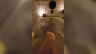 Redhead's Bubble Bathroom Escape