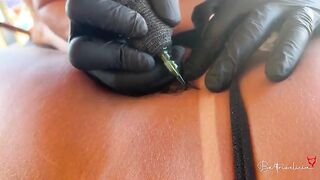 The blond paid for the tattoo with her pussy coz it was smooth.