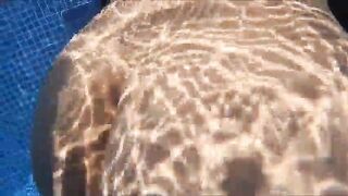 Pool sex homemade Desconocido Sorprende a mother I'd like to fuck Culona