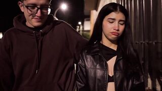 Anal creampie- Jovencita latin chick tiene sexo vaginal y anal con su hermanastro porque su novio la dejó plantada!