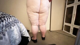 big beautiful woman Bareass Fart Compilation: Bubbly Squats & Bent Over Blasts by Bella Blast