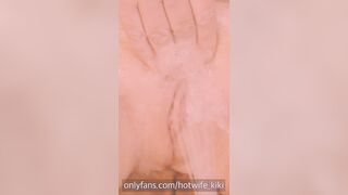 Mamma Uses Her detachable Shower Head to Edge Until This babe Shakes
