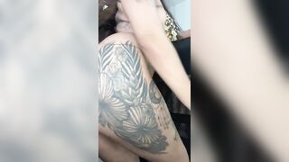 mostrando mi coño sin depilar