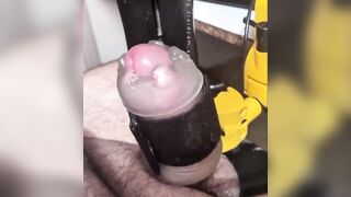 THE BITCH GETS MILKED LIVE BY AN AUTOMATIC MILKING MACHINE