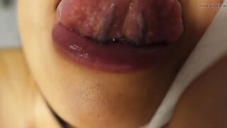 Your Hawt Girlfriend Is in Your Daybed Licking U