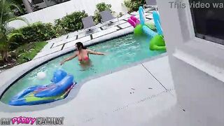 MyPervyFamily - Behind the Scenes with JENNIFER WHITE & Tony Rubino