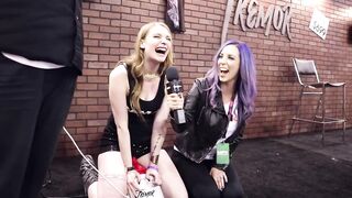 Pornstar Jelena Jensen interviews sexy cuties on the tremor dildo at Exxxotica - CAM4 Radio