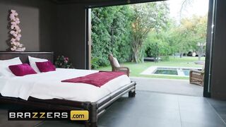 Brazzers - Filthy step mama Lisa Ann bangs her lil poolboy