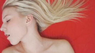 Blond Teen Reaches Climax